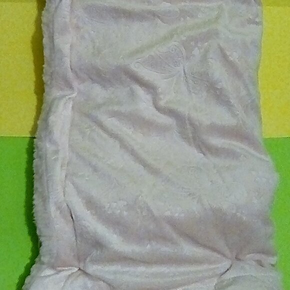 Baby shower bundle Little Traveler pink  blanket onesies & bow - Picture 5 of 9